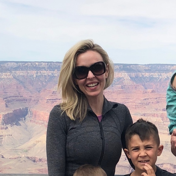 Meet your Posher, Michele - Picture 2 of 6